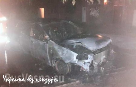 В Ужгороде подожгли автомобиль прокурора (ФОТО+ВИДЕО)