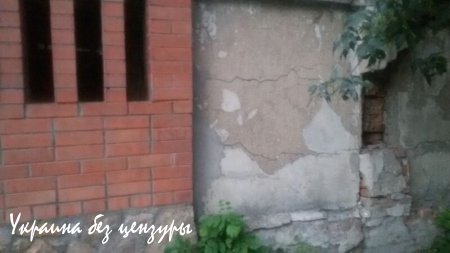 Жителей Бердянска пугают разрушенными от обстрелов ВСУ окраинами Донецка (ФОТО)
