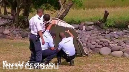 У Мадагаскара найдены обломки, возможно, малайзийского Boeing-777, пилота подозревают в убийстве пассажиров (ФОТО+ВИДЕО)