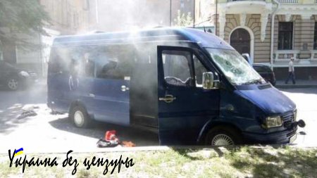Сегодня в Харькове: офис «Оппоблока» обстреливают и забрасывают камнями, Добкину сожгли машину (ВИДЕО+ФОТО, обновляется)