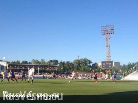 Первый футбольный матч между ДНР и ЛНР завершился со счетом 4:1 (ФОТО)