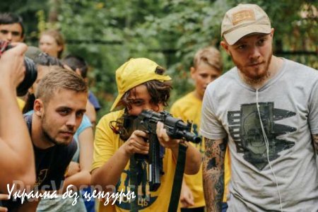 Неонацисты из «Азова» учат детей убивать (ФОТО+ВИДЕО)