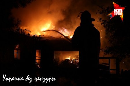 Макеевка в огне: снаряды ВСУ, пылающие хаты и разрушенные строения (ФОТО, ВИДЕО)