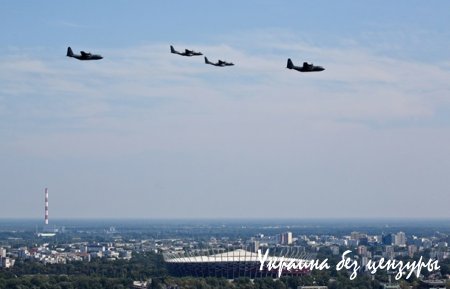 В Польше отметили военным парадом победу над большевиками