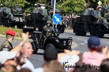 В Польше победу над большевиками отметили военным парадом