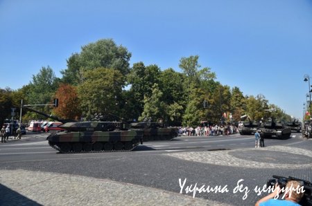 В Польше победу над большевиками отметили военным парадом