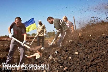Украина вырыла вдоль границы с Крымом 13,5 км окопов и 4,5 км противотанковых рвов