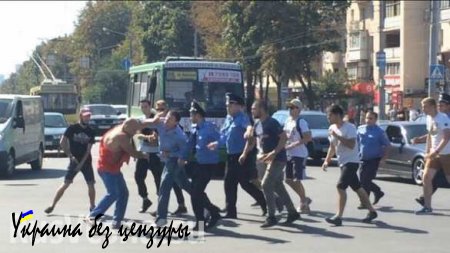 В Харькове националисты напали на прохожего в футболке с надписью «СССР» (ФОТО)