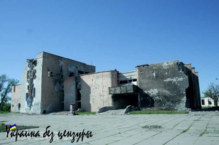 Новосветловка, год после освобождения. Фоторепортаж «Русской Весны»