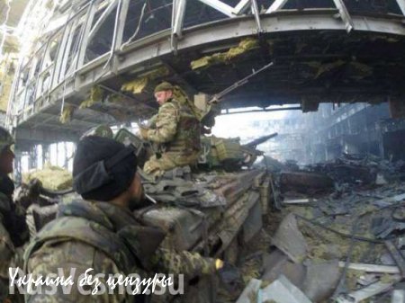 В районе аэропорта Донецка идет стрелковый бой