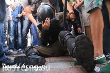 Аваков: 125 человек находятся в больницах после столкновений под парламентом