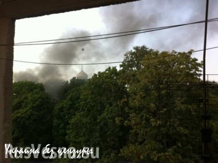 СРОЧНО! В Ужгороде прогремели взрывы, часть города в черном дыму (ФОТО)