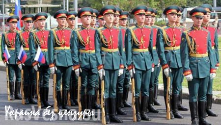 Российские военнослужащие завершили пешую часть парада в Пекине