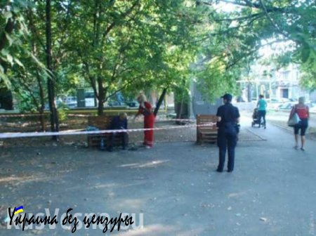 В Одессе мертвый мужчина сутки просидел на скамейке