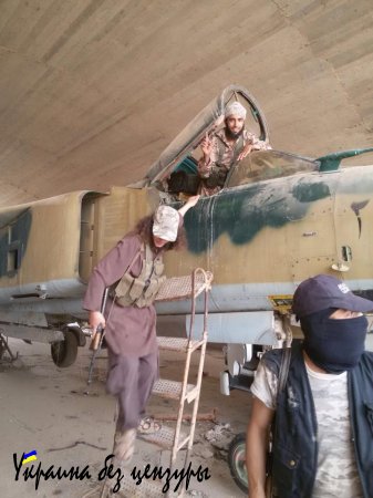 Террористы ИГИЛ захватили целый ракетный дивизион на авиабазе в восточной провинции Дейр аль-Зур (ФОТОРЕПОРТАЖ)