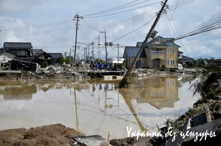 Жертвами наводнения в Японии стали два человека, пропали 25