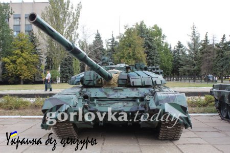 Армия ДНР отмечает «День танкиста», демонстрируя собственную и трофейную технику (ФОТО-ВИДЕОРЕПОРТАЖ)