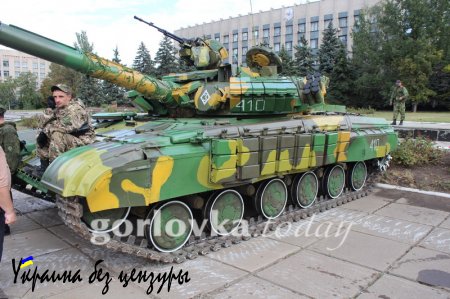 Армия ДНР отмечает «День танкиста», демонстрируя собственную и трофейную технику (ФОТО-ВИДЕОРЕПОРТАЖ)