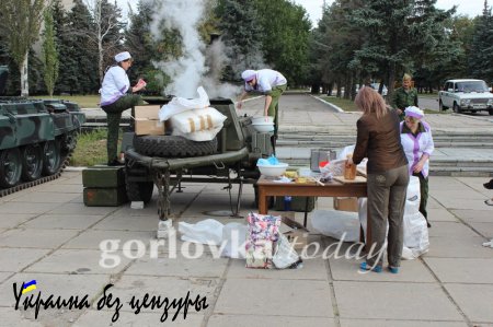Армия ДНР отмечает «День танкиста», демонстрируя собственную и трофейную технику (ФОТО-ВИДЕОРЕПОРТАЖ)