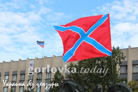 Армия ДНР отмечает «День танкиста», демонстрируя собственную и трофейную технику (ФОТО-ВИДЕОРЕПОРТАЖ)