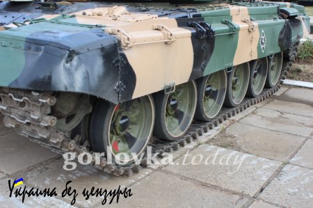 Армия ДНР отмечает «День танкиста», демонстрируя собственную и трофейную технику (ФОТО-ВИДЕОРЕПОРТАЖ)