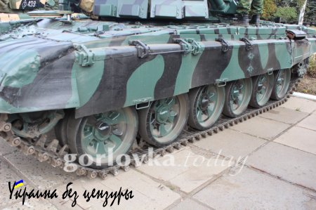 Армия ДНР отмечает «День танкиста», демонстрируя собственную и трофейную технику (ФОТО-ВИДЕОРЕПОРТАЖ)