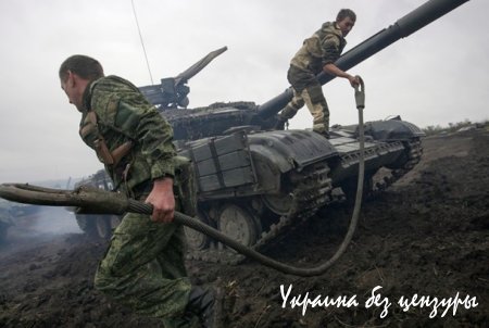 Столб позора во Львове и мега-бюст украинки: фото дня