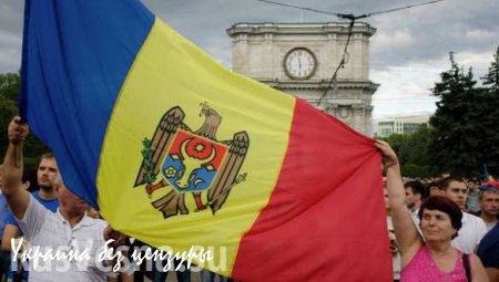 Молдавский Майдан: Участники протестов в Кишиневе пикетируют резиденцию президента страны