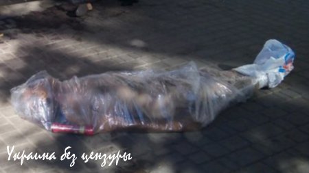 В Харькове на остановке несколько дней пролежал труп (ФОТО)