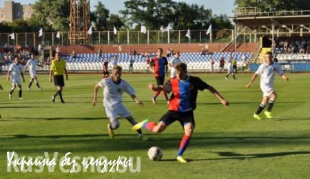 Сборная ЛНР выиграла товарищеский футбольный матч у команды ДНР со счетом 3:1