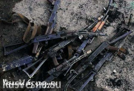 Исламские террористы массово сдают оружие в Сирии (ВИДЕО)