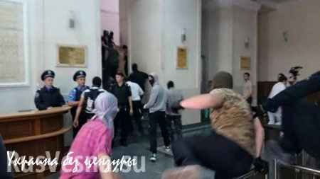 Итоги погрома «Азова» в Харькове: пострадал милиционер, заведено два уголовных дела (ВИДЕО)