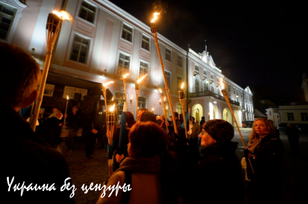 В Таллинне прошло факельное шествие против миграции (ФОТО)