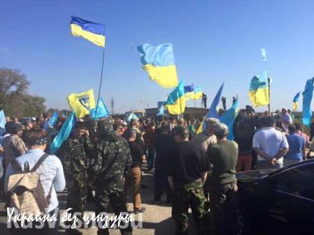 Украинцы ликуют: очередная победа одержана на границе блокируемого Крыма! (ВИДЕО А. Шария)