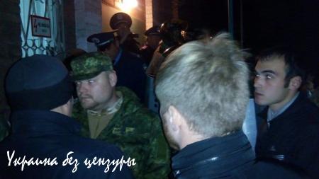 В Мариуполе участники выборов штурмуют типографию (ФОТО)