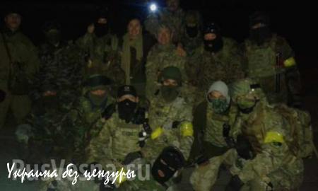 Особенности избирательного процесса в «европейской» Украине — боевики в масках руководят изготовлением предвыборных бюллетеней (ФОТОФАКТ)