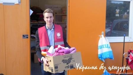 Беженцы в Германии: транзитная зона в мебельном магазине