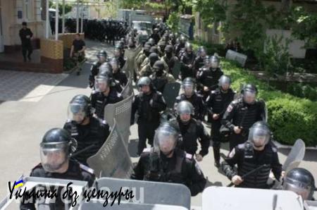 ВСУ перебросили в Мариуполь два спецбатальона для разгона демонстраций — разведка ДНР