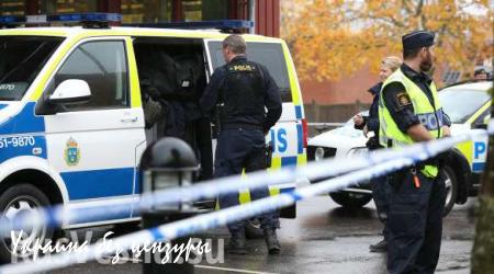 В сети появились селфи учащихся школы в Швеции вместе с убийцей. Нападавший скончался в больнице (ФОТО)