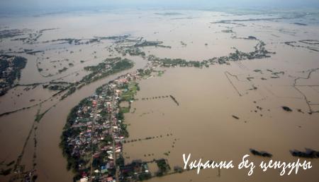 Потоп на Филиппинах и новое селфи Порошенко: фото дня