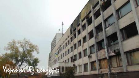 Знамение: в Мариуполе ко дню выборов пропала половина флага Украины (ФОТОФАКТ)