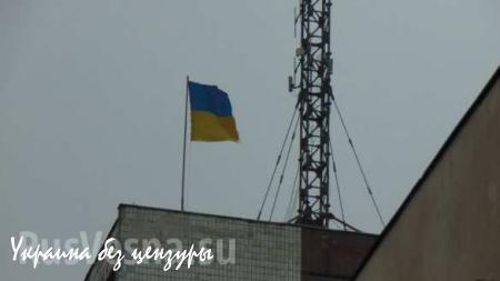Знамение: в Мариуполе ко дню выборов пропала половина флага Украины (ФОТОФАКТ)