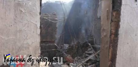 В результате обстрела ВСУ на окраине Донецка сгорел частный жилой дом