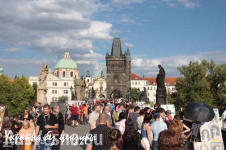 Жители Чехии вышли на митинг против "исламизации Европы", а австрийцы запасаются оружием (ВИДЕО)