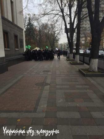 Ляшко со сцены импровизированного «майдана» под Радой «мочит» Порошенко (ФОТО, ВИДЕО)