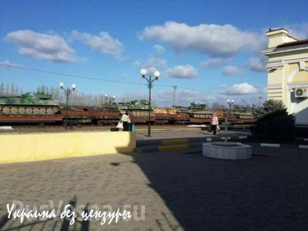 Киев «хочет мира»: эшелоны танков идут на Донбасс (ФОТО)