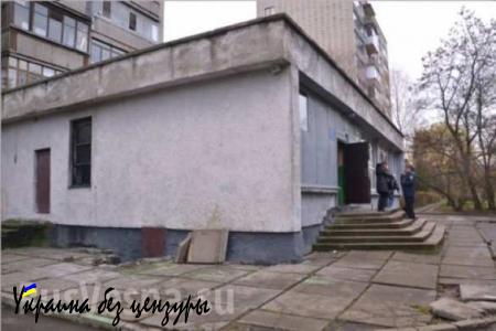Народная любовь: Во Львове подожгли опорный пункт полиции (ФОТО)