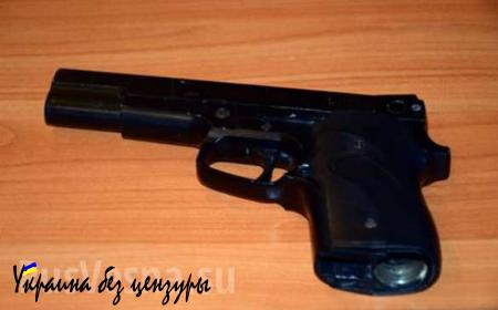 В Мариуполе школьник пришел на уроки с пистолетом (ФОТО)