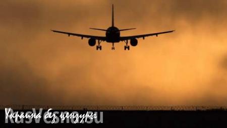 Самолет А320 экстренно сел в США после сообщения о бомбе (ФОТО)