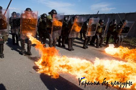 Порошенко и Папа, теракт в Мали: фото дня